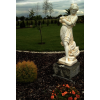 Rzeźba kobiety z bukietem – dekoracja ogrodowa 121 cm